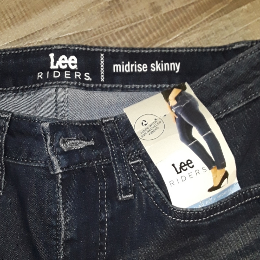 🍓3/$30 NWT Lee Riders Jean midrise size 8 medium